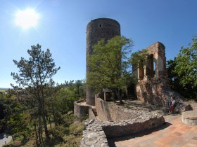 Hrad Točník a Žebrák